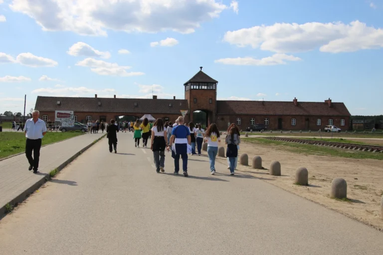 oltre-rete-muro-dimenticare-2025-14